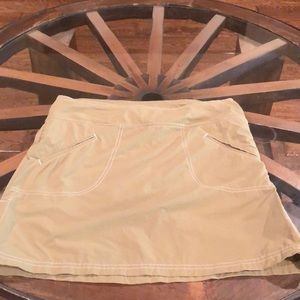 Athleta tan Dri-fit skirt 8 Excellent Condition